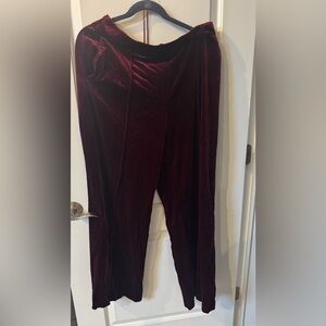 INC SIZE XL - NEW WITH TAGS - AMAZING WINE RED COLOR!
Matching jacket available
